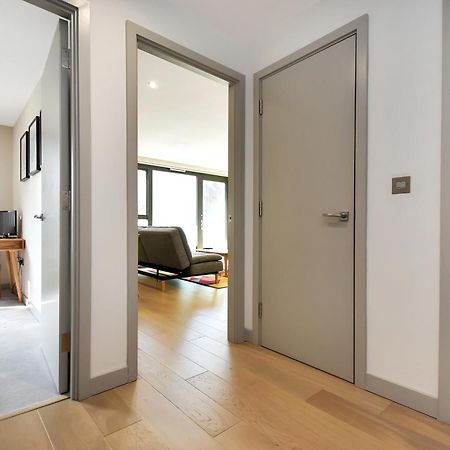 Esquire Apartments Ealing ลอนดอน ภายนอก รูปภาพ