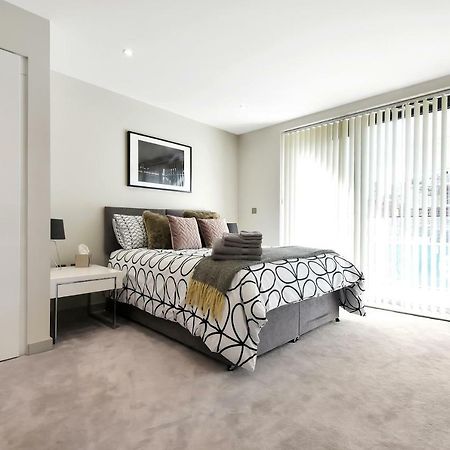 Esquire Apartments Ealing ลอนดอน ภายนอก รูปภาพ
