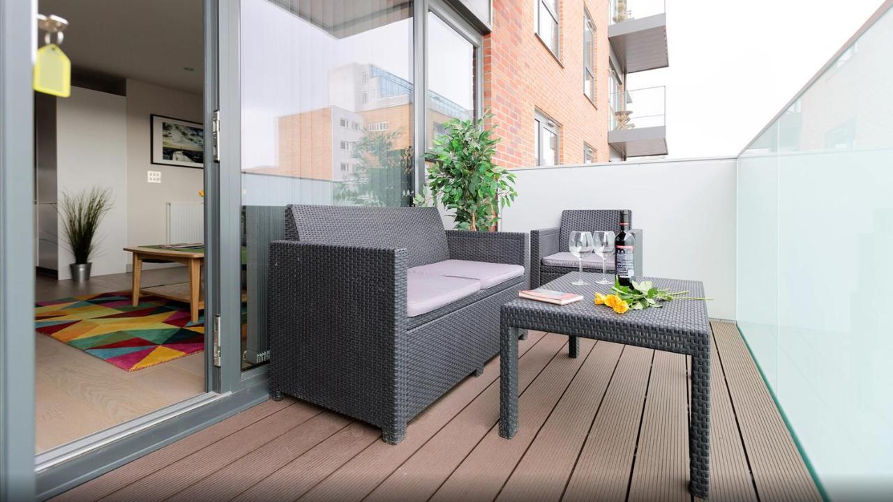 Esquire Apartments Ealing ลอนดอน ภายนอก รูปภาพ